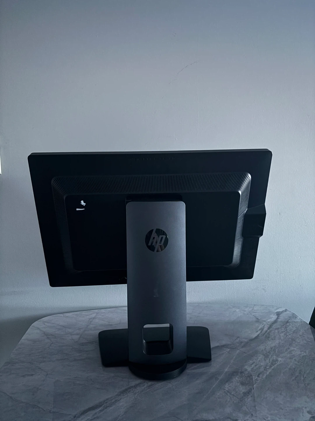 HP Z Display Monitor - photo 2