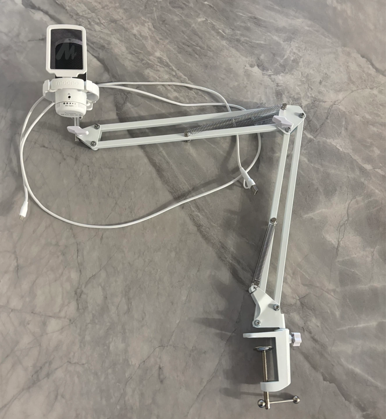 MAONO AU-CM11 condenser microphone with desk mount