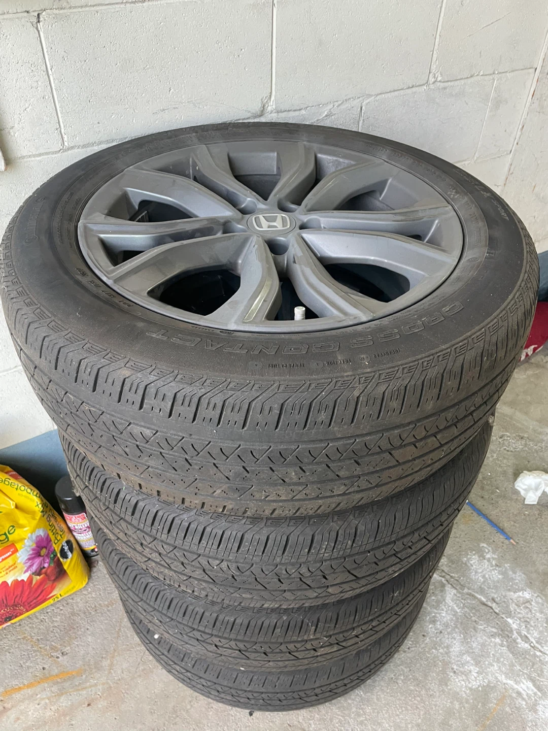 Set of 4 Honda Alloy Wheels with Continental Tires 235/55 R19 - photo 3