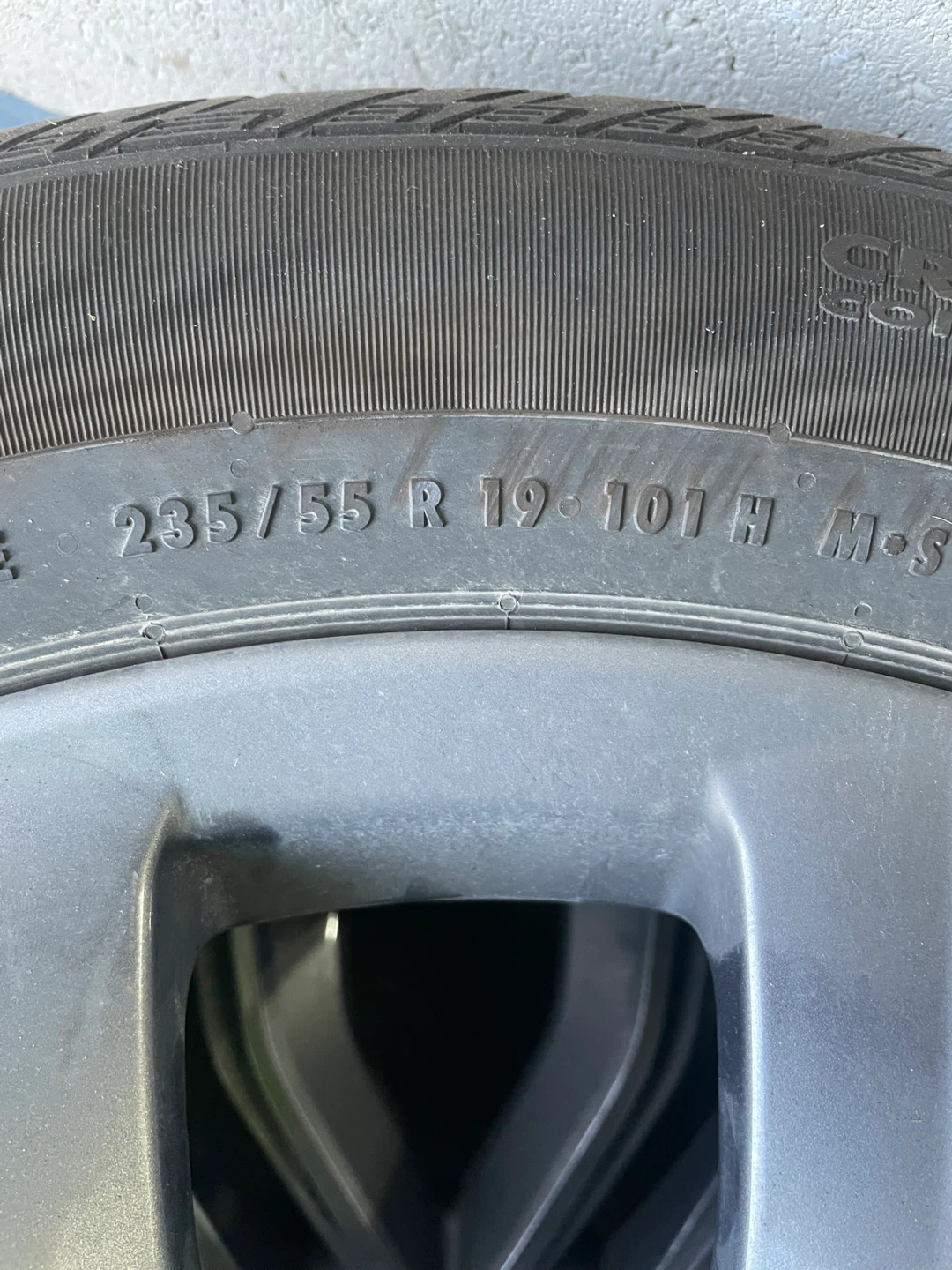 Set of 4 Honda Alloy Wheels with Continental Tires 235/55 R19 - photo 2