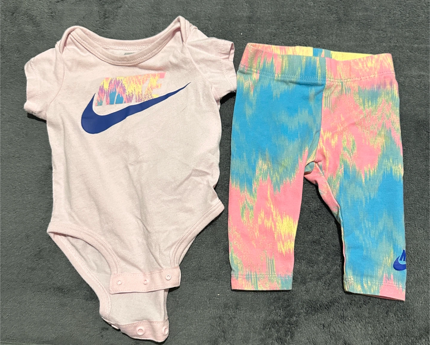 Nike Baby Girl 0-3 Month Onesie and Leggings Set