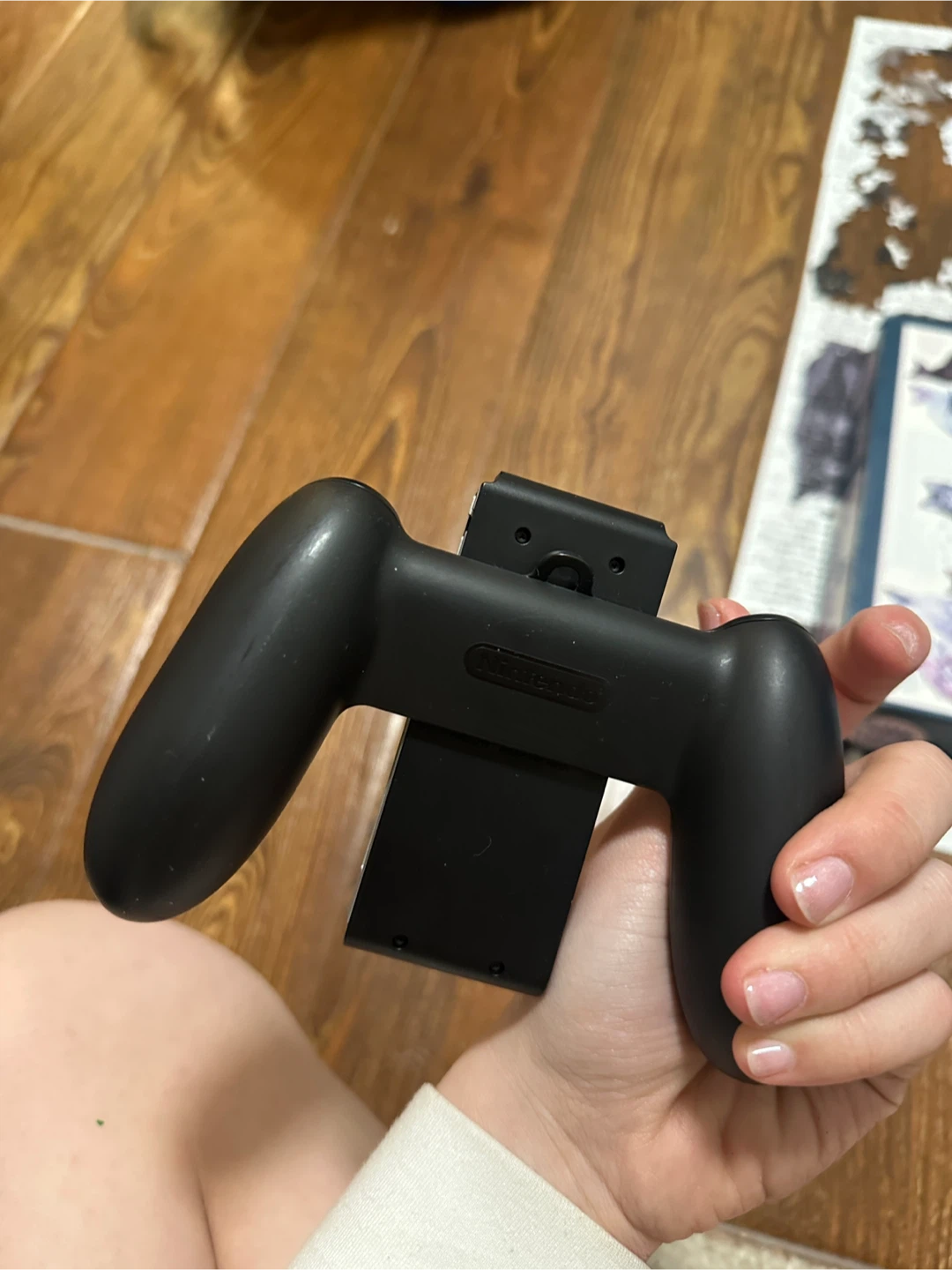 Nintendo Switch Joy-Con Charging Grip - photo 4