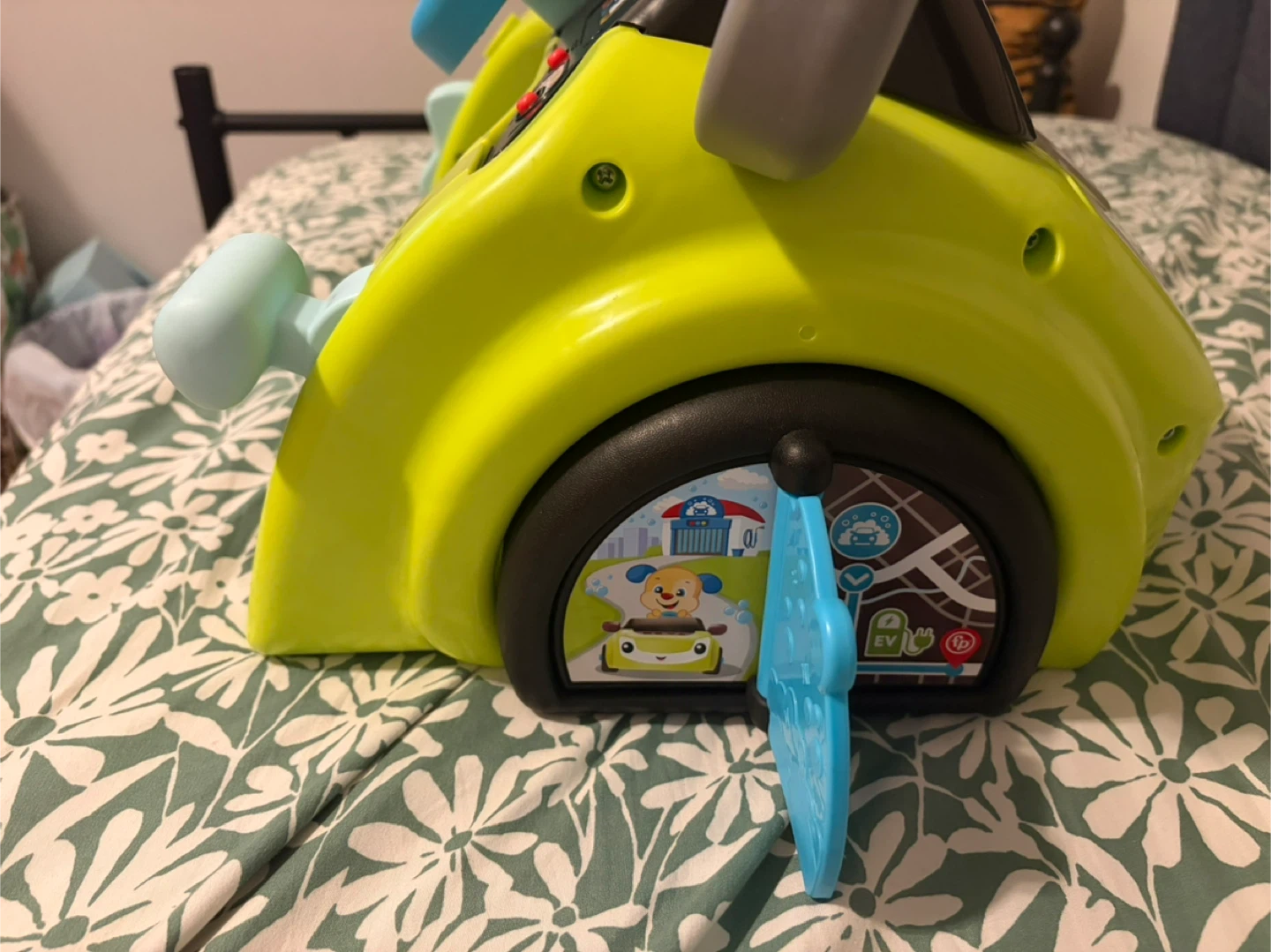 Fisher-Price Laugh & Learn Smart Car Ride-On Toy - photo 3