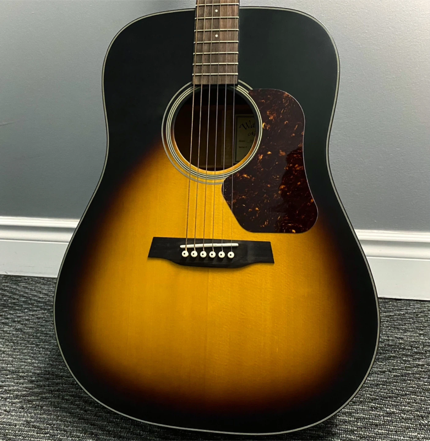 Walden D-550 Tobacco Burst Solid Sitka