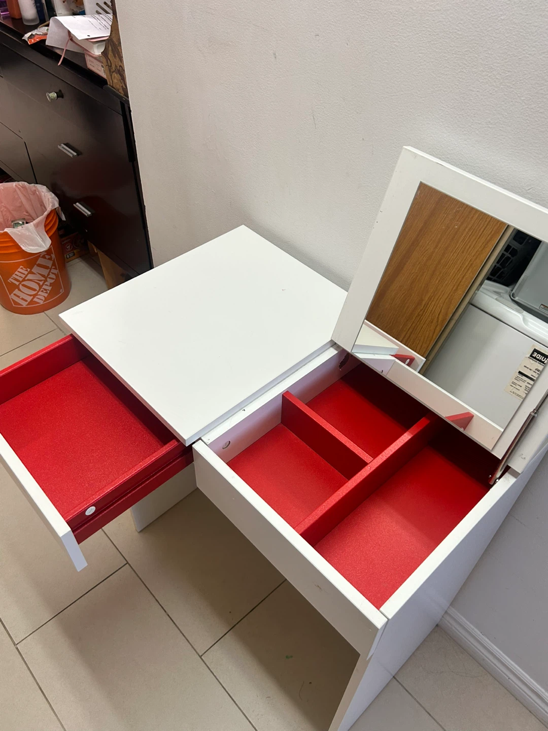 vanity table - photo 4