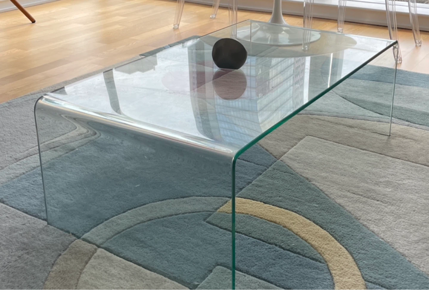 Curved Glass Coffee Table - photo 2