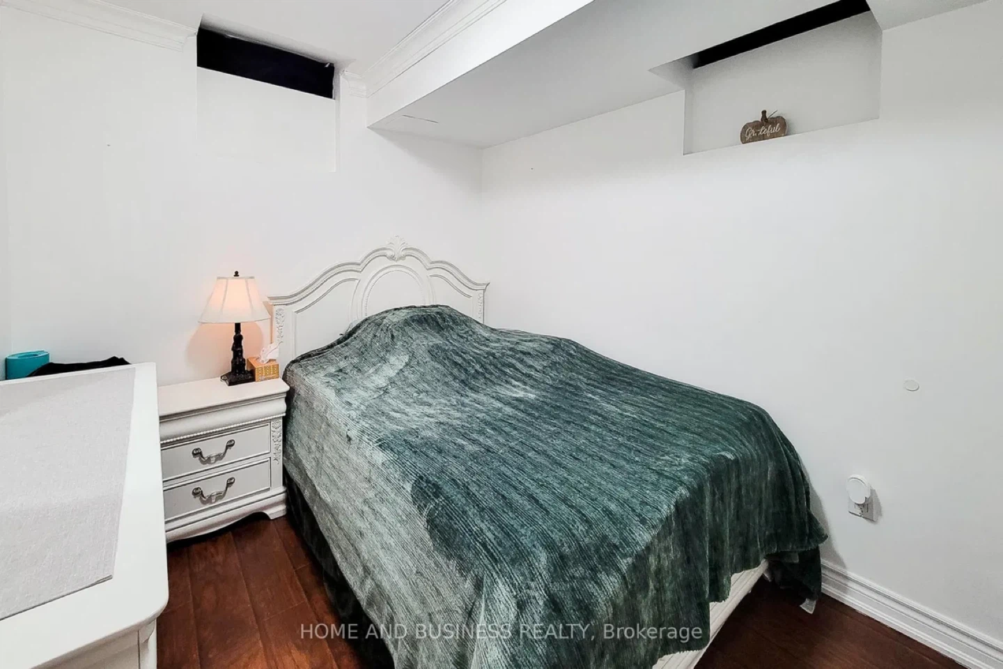 Rent Basement in Mississauga - photo 3