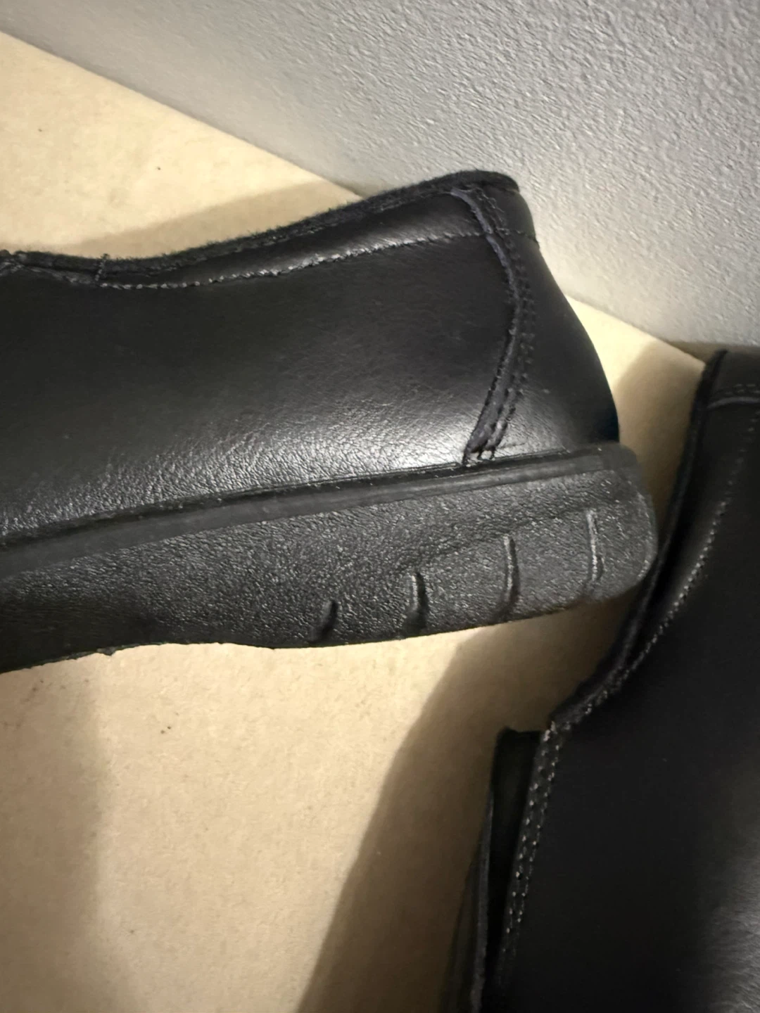 *Brand New,* Women's Tender Tootsies leather Loafers Size 9W - photo 5