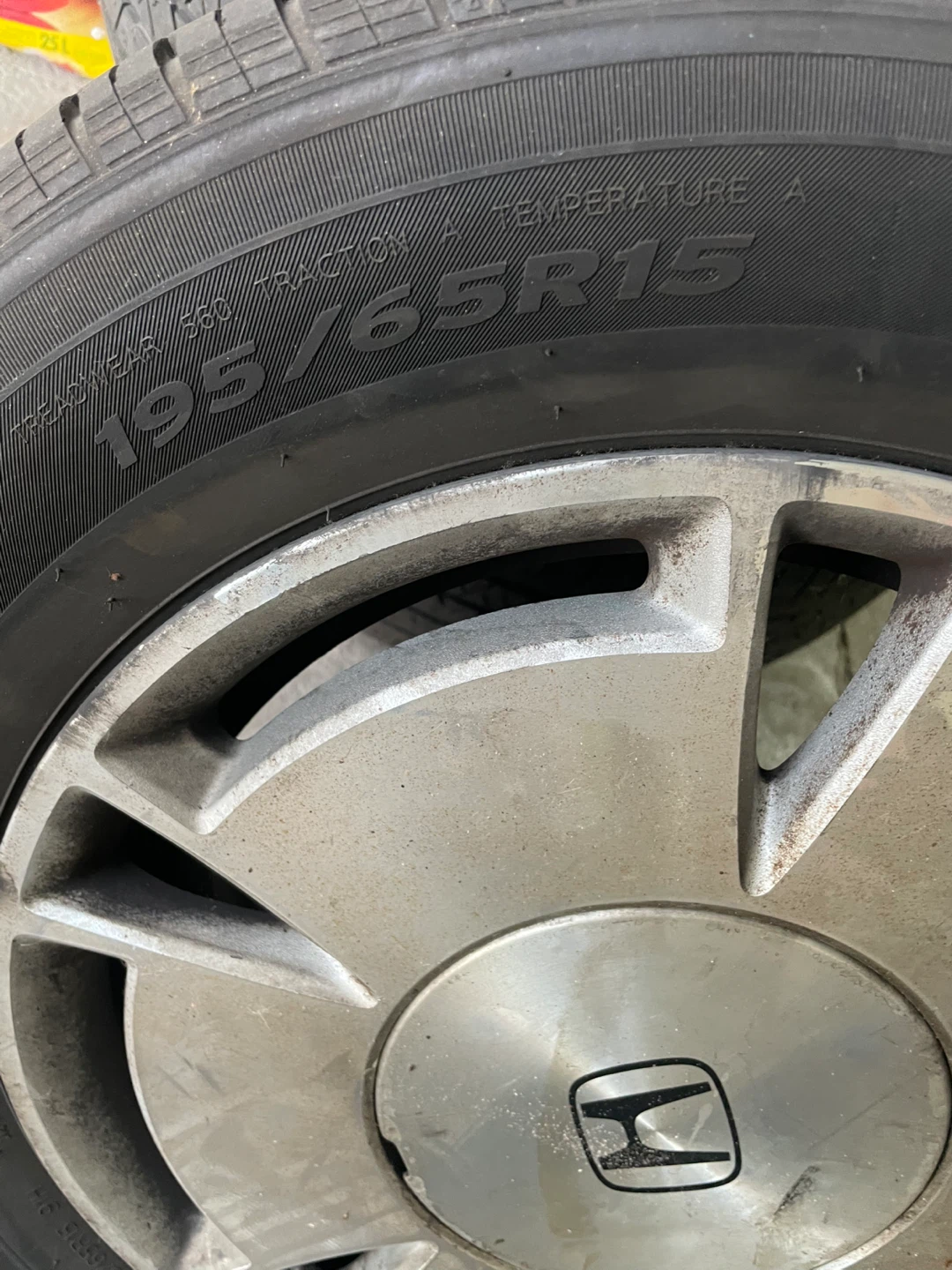 Set of 4 Honda Civic Alloy Rims with Tires - photo 2