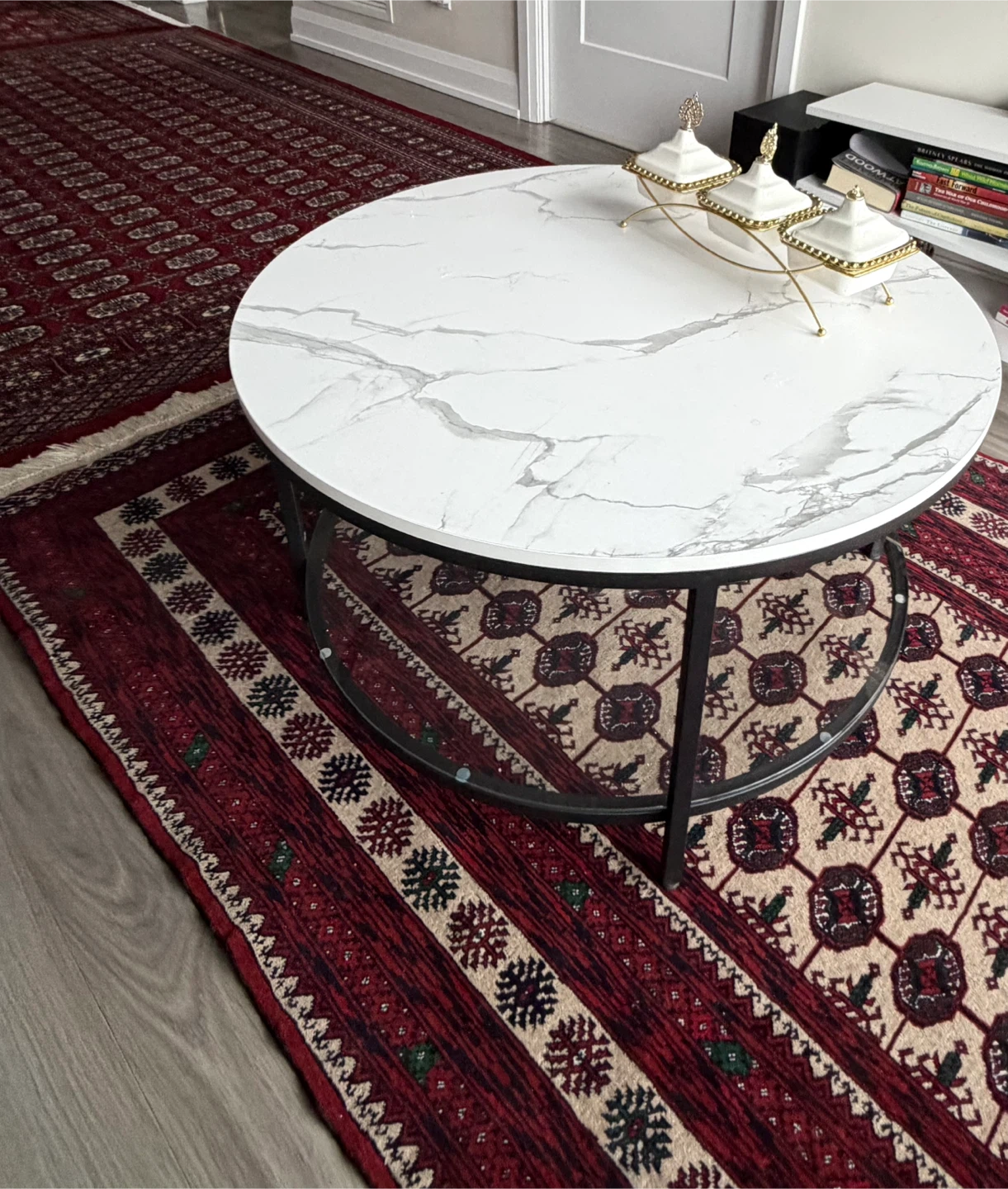 Beautiful Traditional Cream & Red Rug – Clean & Stylish