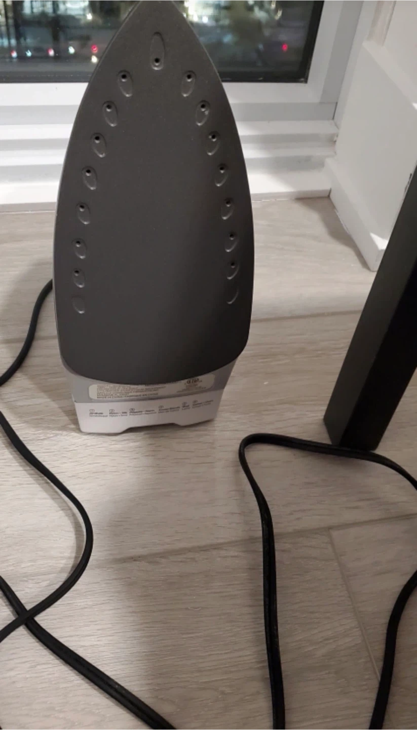 BLACK+DECKER Steam Iron - photo 4