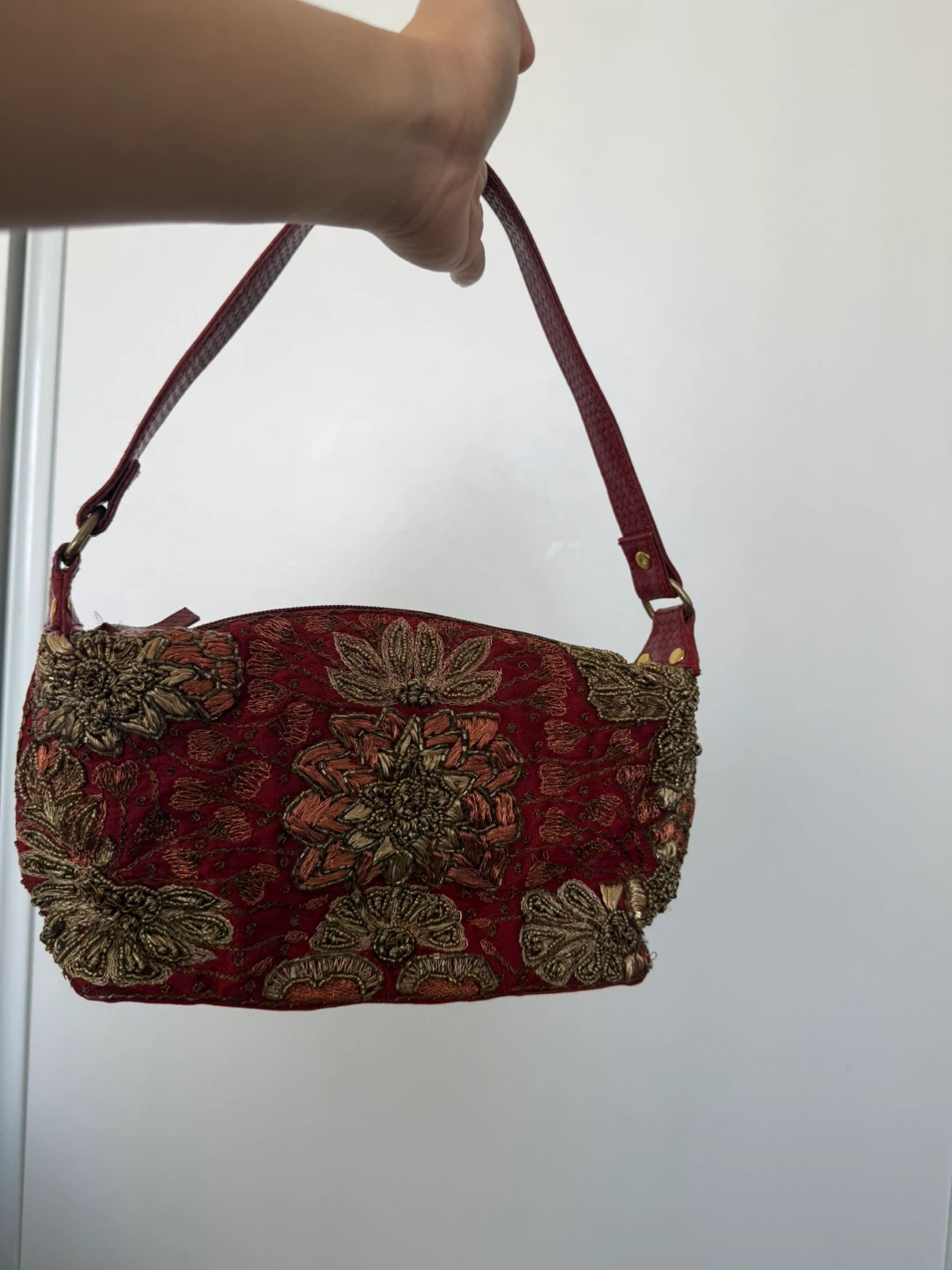 Red Embroidered Shoulder Bag - photo 3