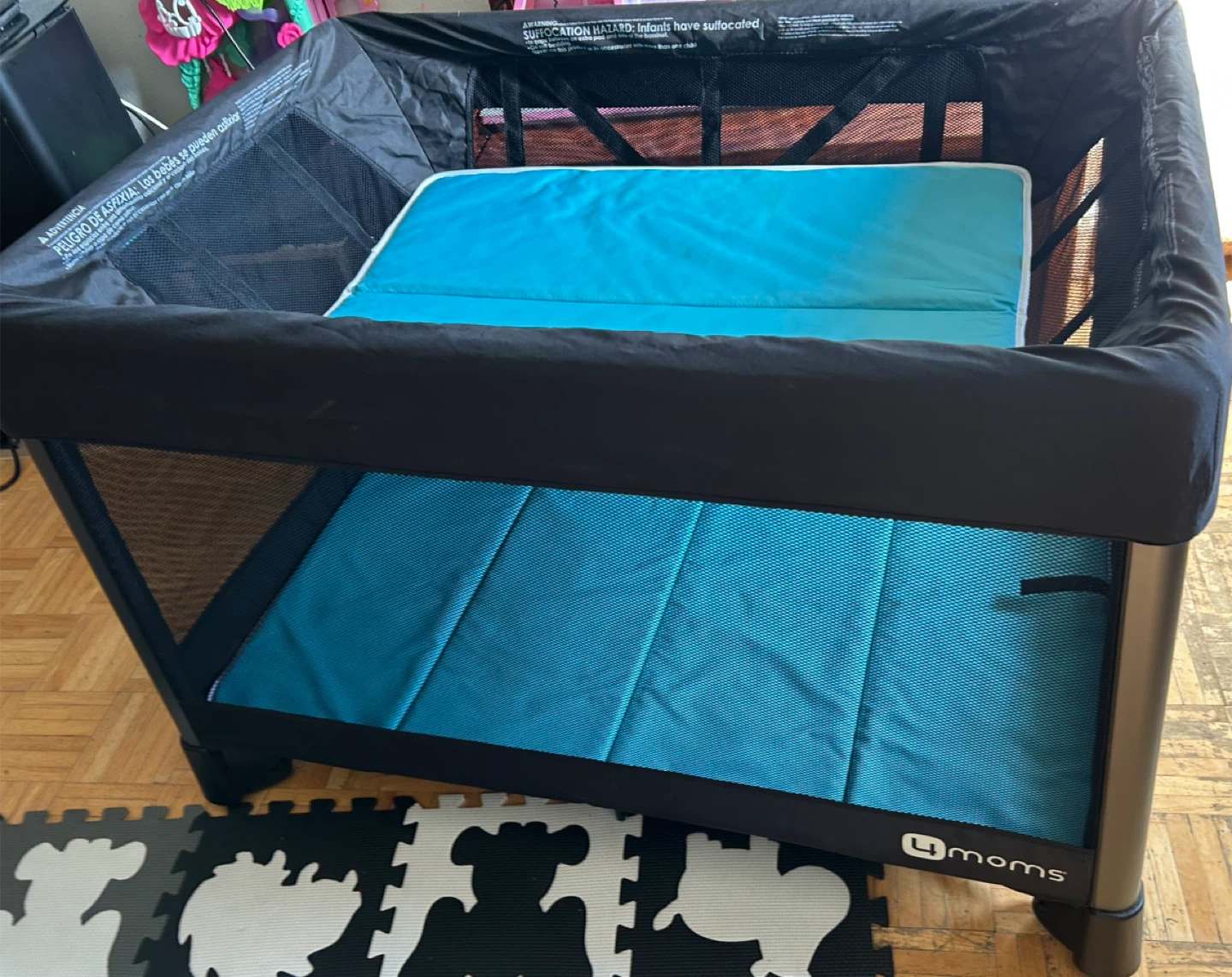 4moms Breeze Playard with Bassinet