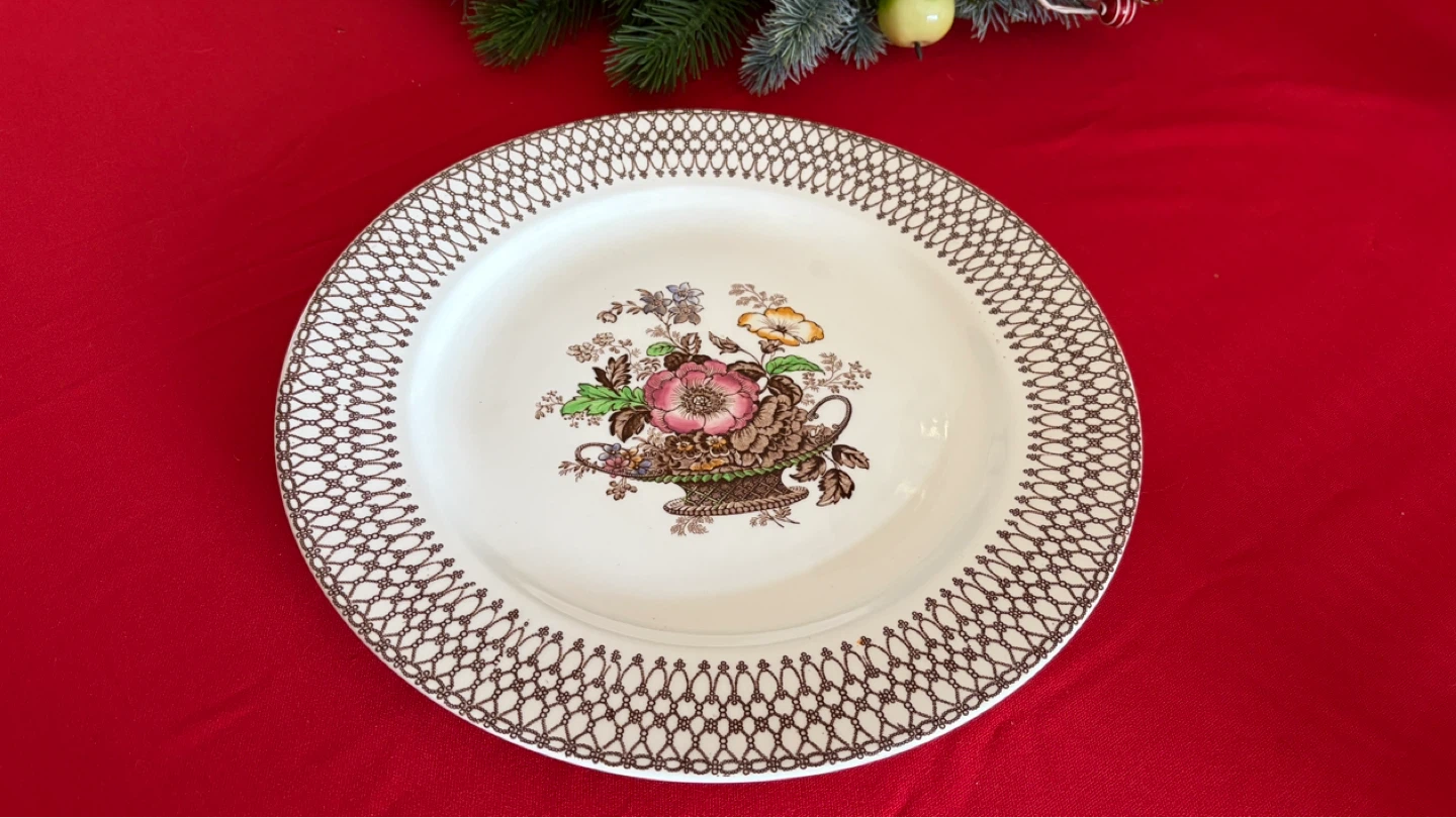 Vintage Gravy Boat and big serving plate. - photo 2