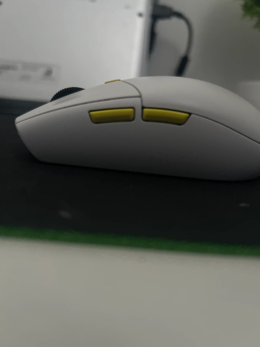 Logitech G305 SE LIGHTSPEED Wireless Gaming Mouse White - photo 3