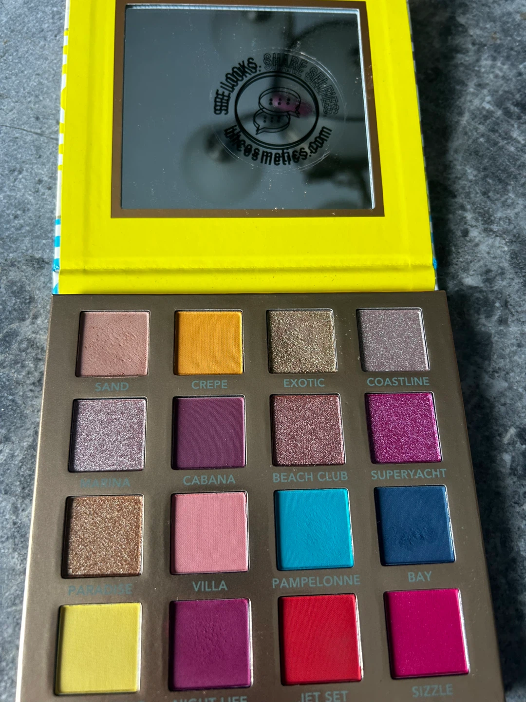 BH Cosmetics Summer in St. Tropez 16 Color Shadow Palette