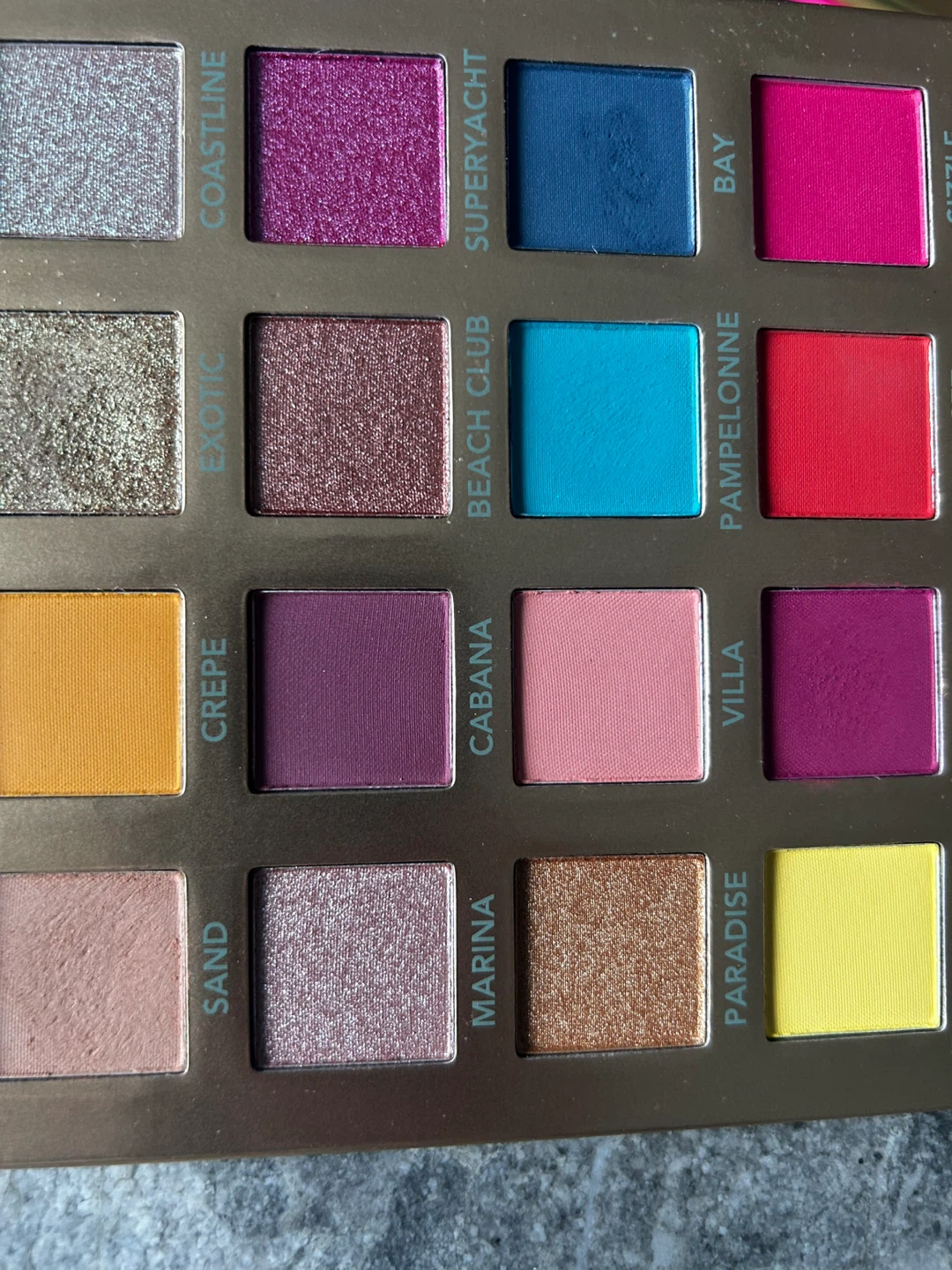 BH Cosmetics Summer in St. Tropez 16 Color Shadow Palette - photo 3