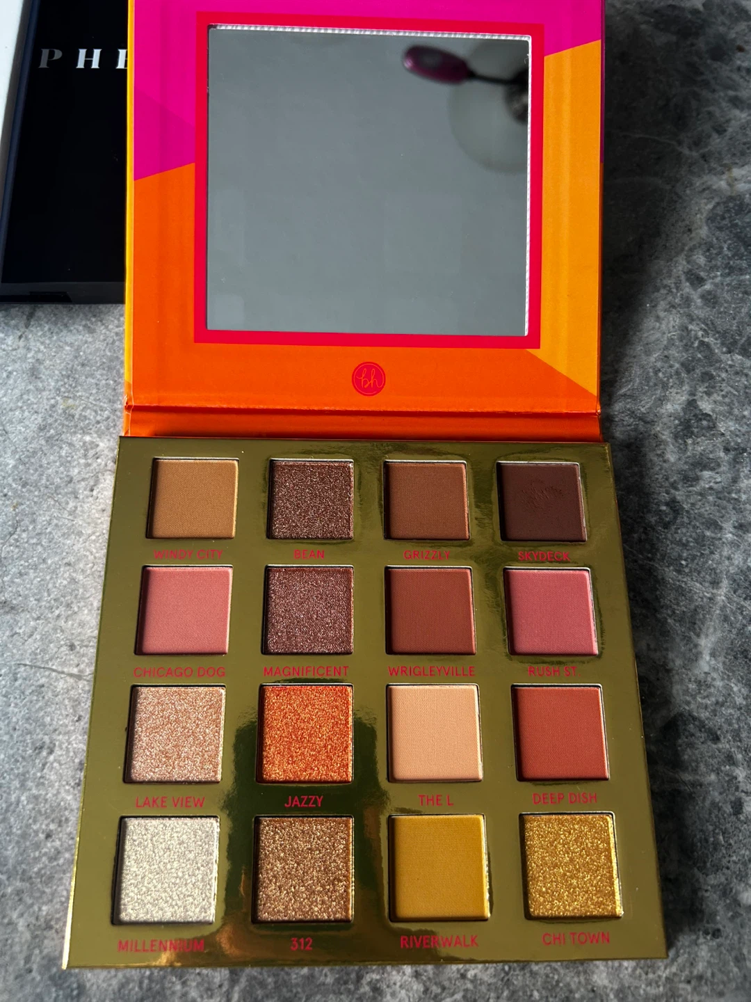 BH Cosmetics Chillin' in Chicago 16 Color Shadow Palette