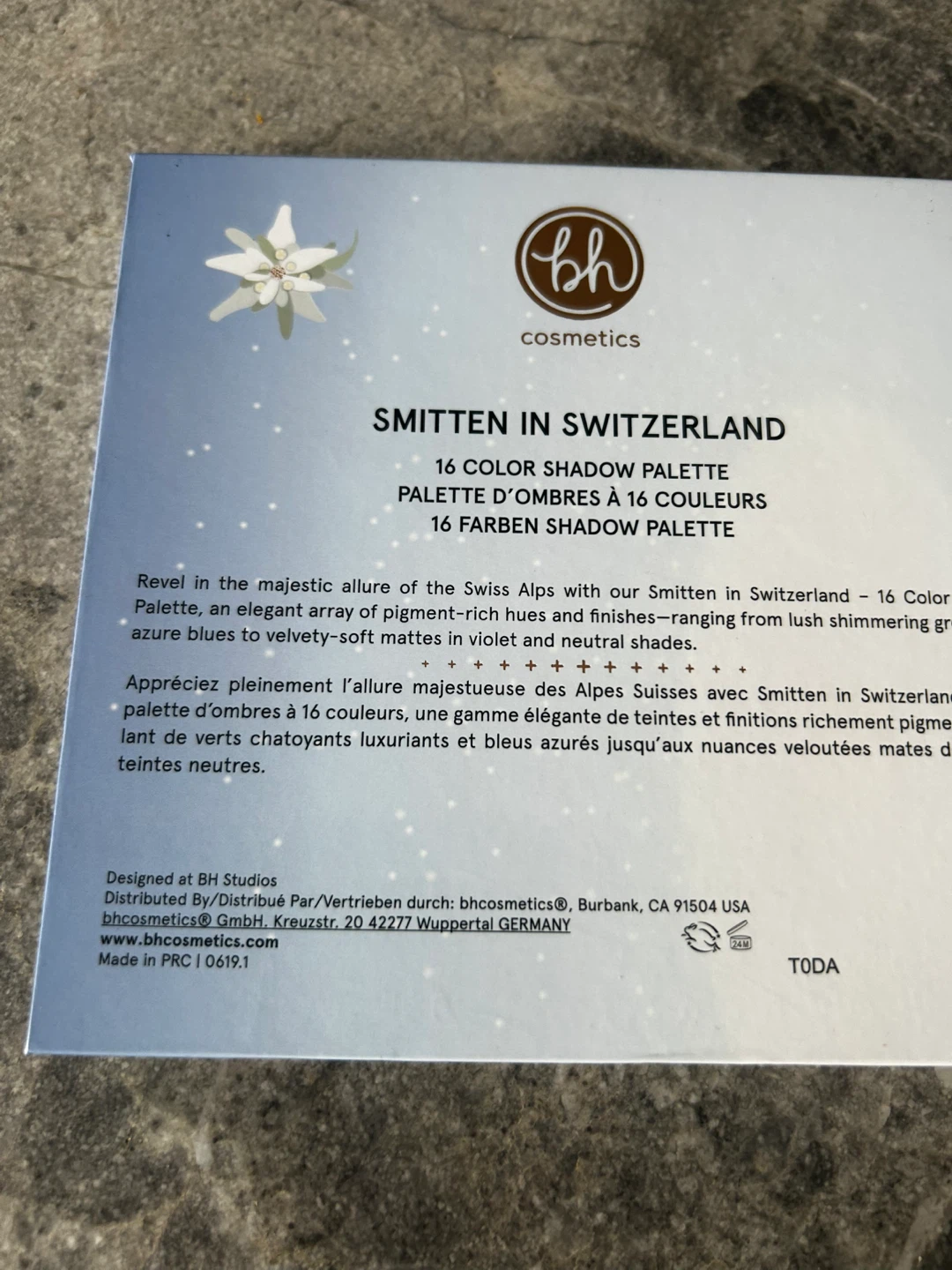 BH Cosmetics Smitten in Switzerland 16 Color Shadow Palette - photo 3