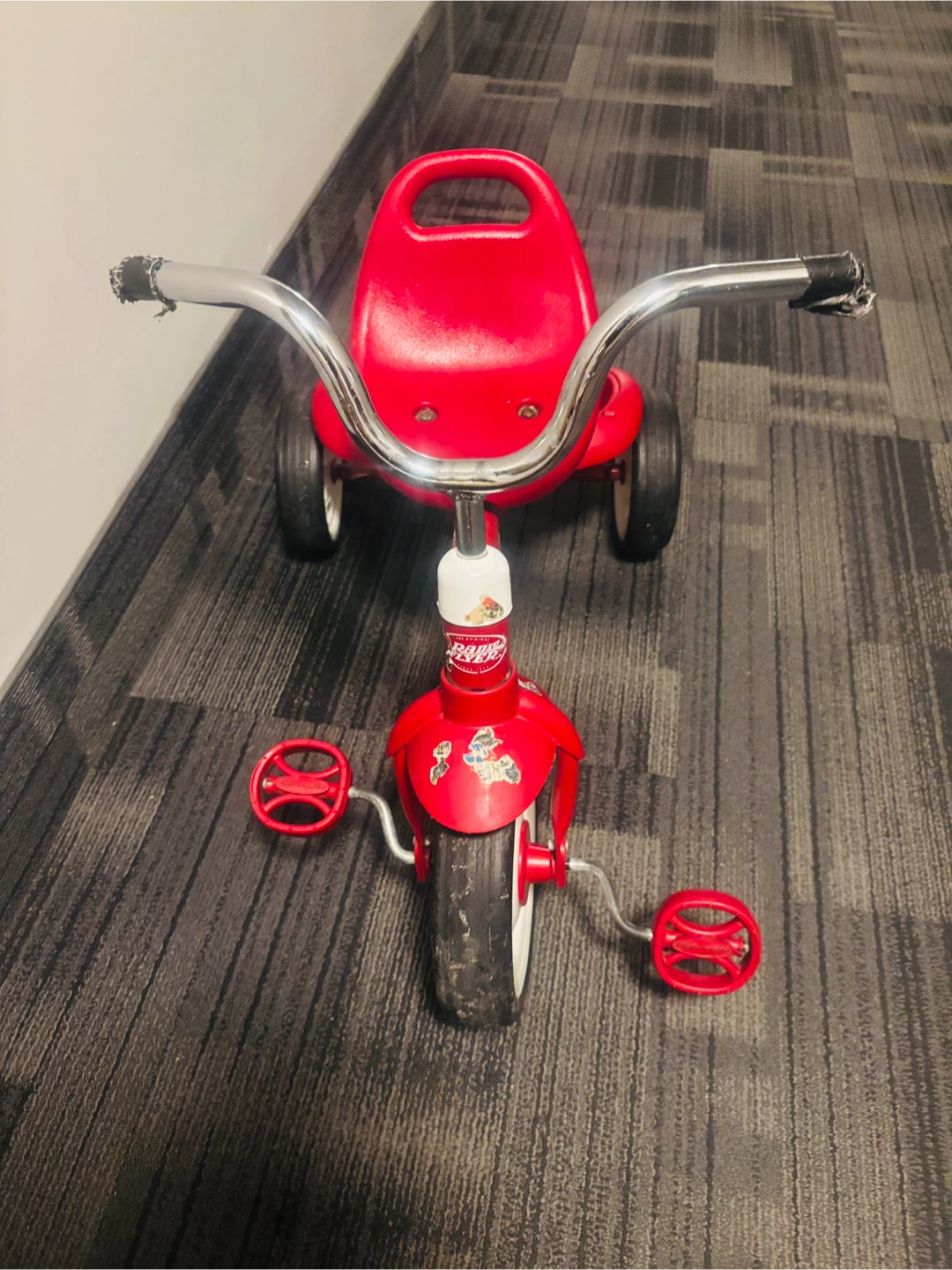 Radio Flyer Red Tricycle with Storage Bin - photo 2