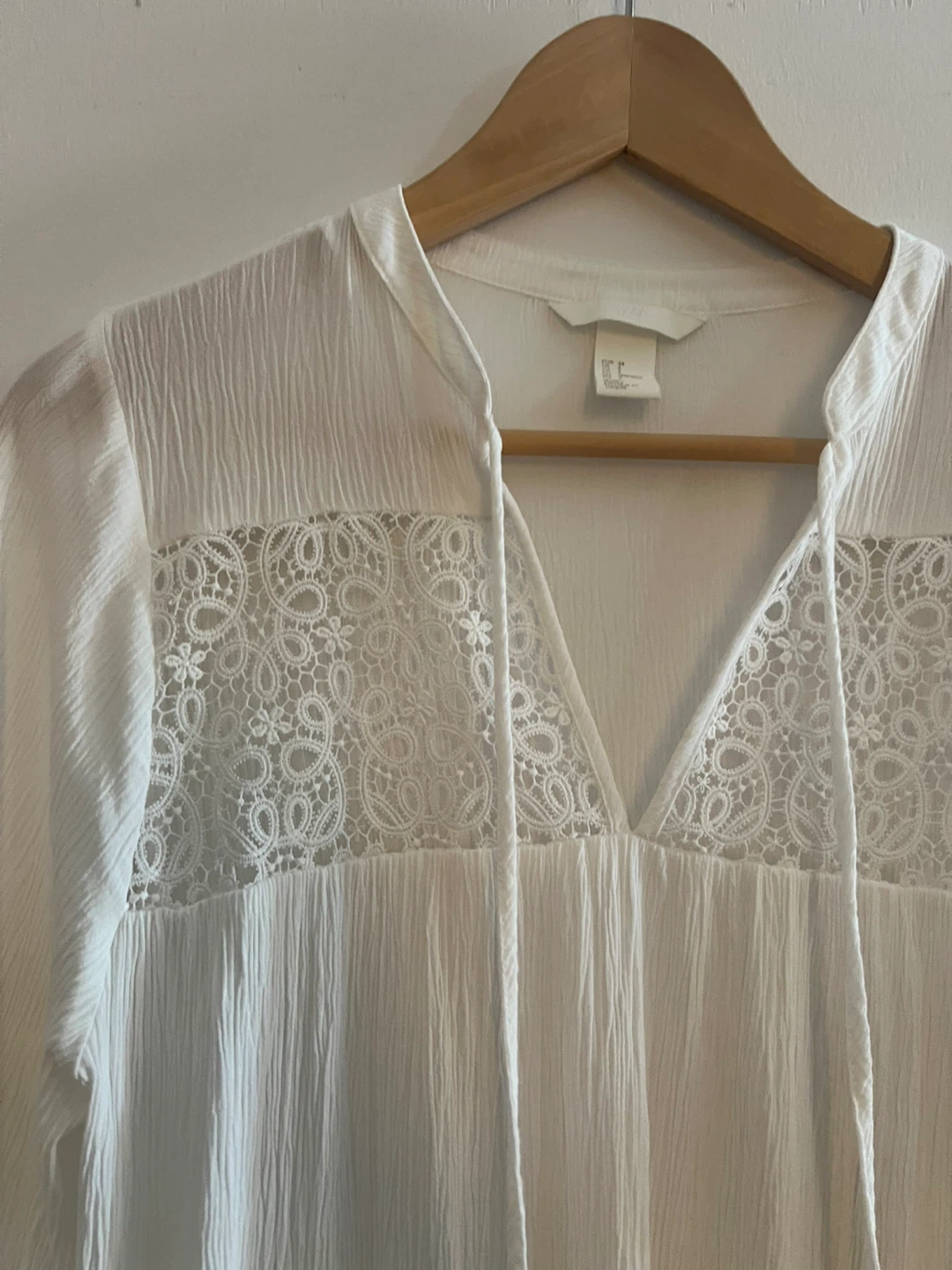 White H&M Long Sleeve Lace Detail Blouse - photo 3