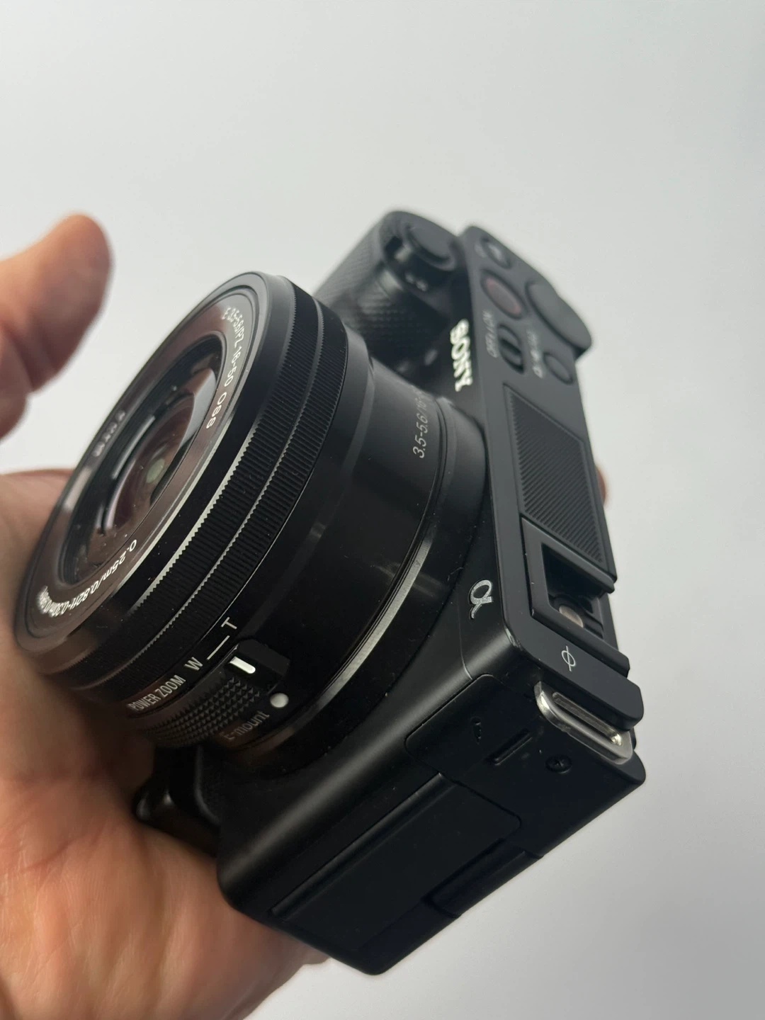Sony ZV-E10 Mirrorless Camera with 16-50mm Lens - photo 2
