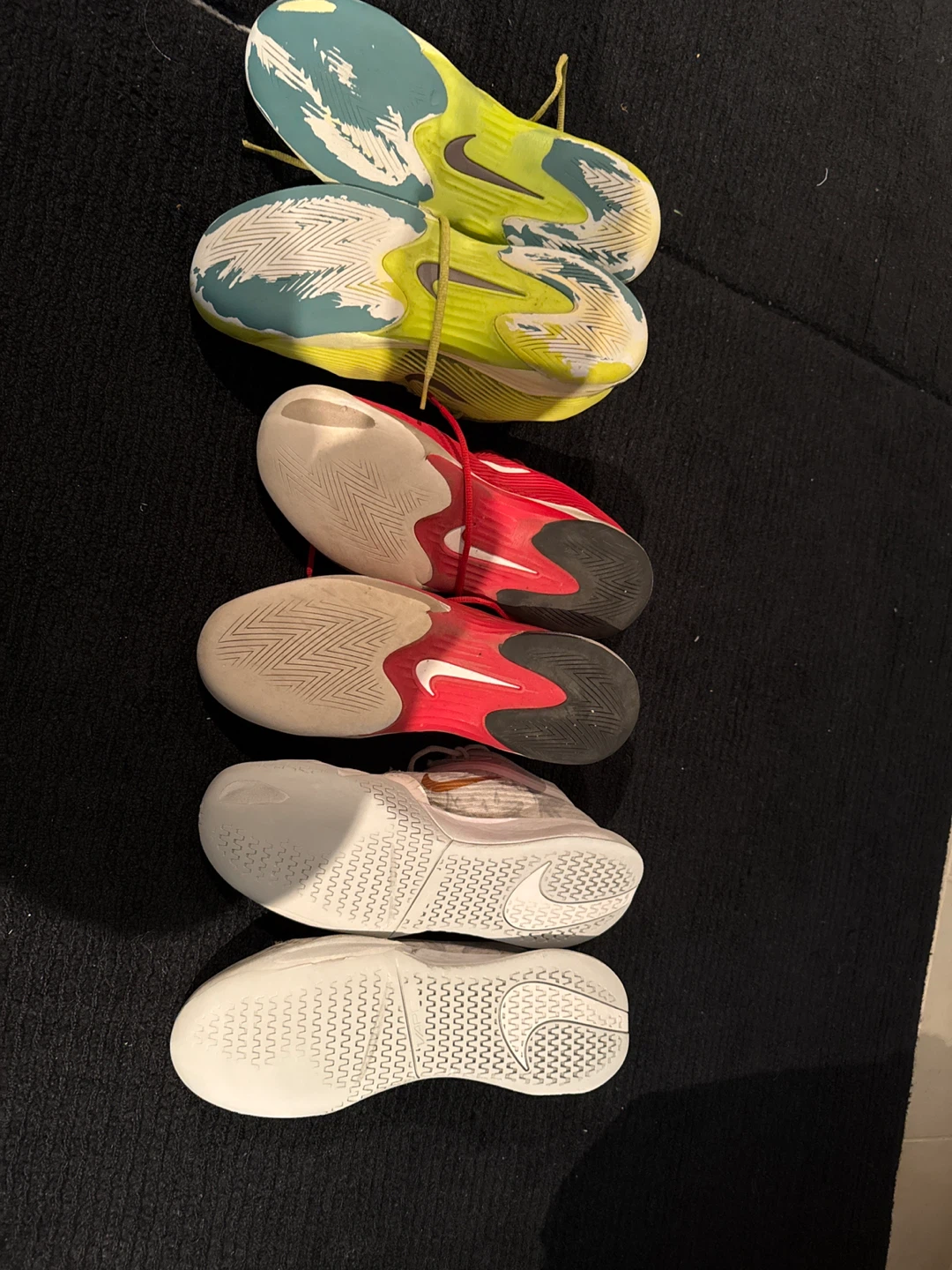 Nike tennis shoes - Multiple Pairs - photo 2