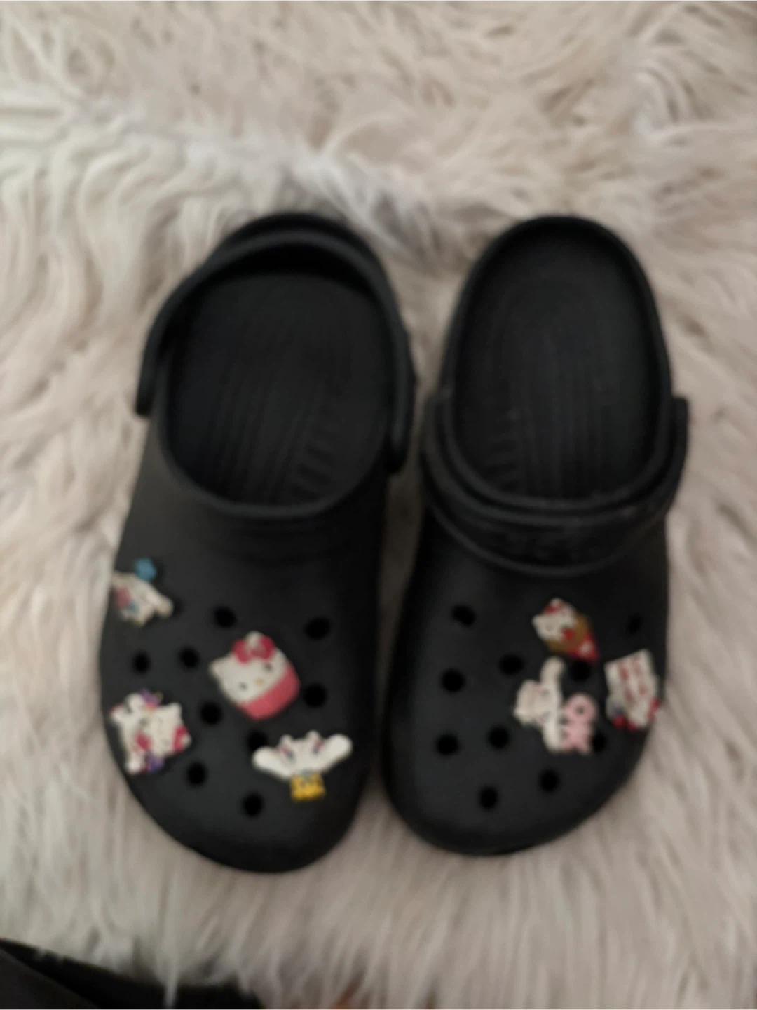 Black Crocs with Charms - photo 2