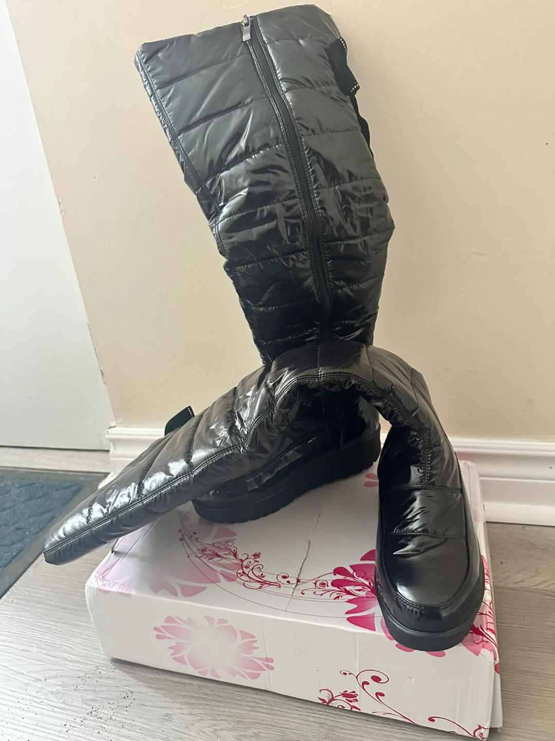 Black Puffer Boots with Bow Accent