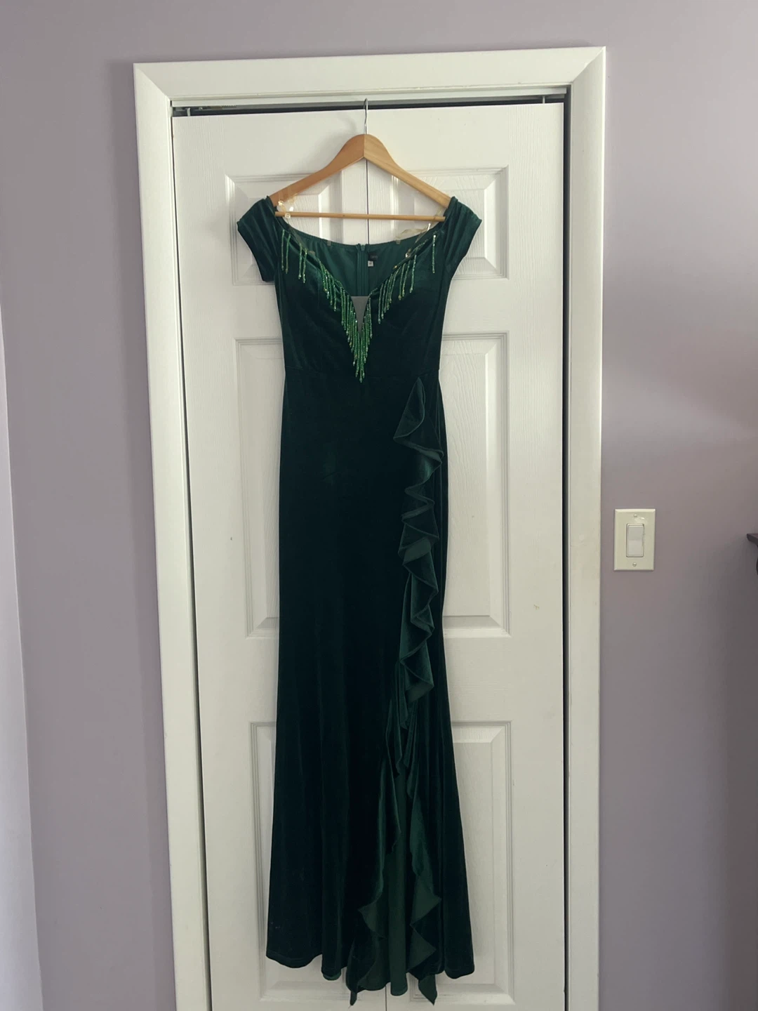 Emerald Green Velvet Off-Shoulder Gown - photo 4