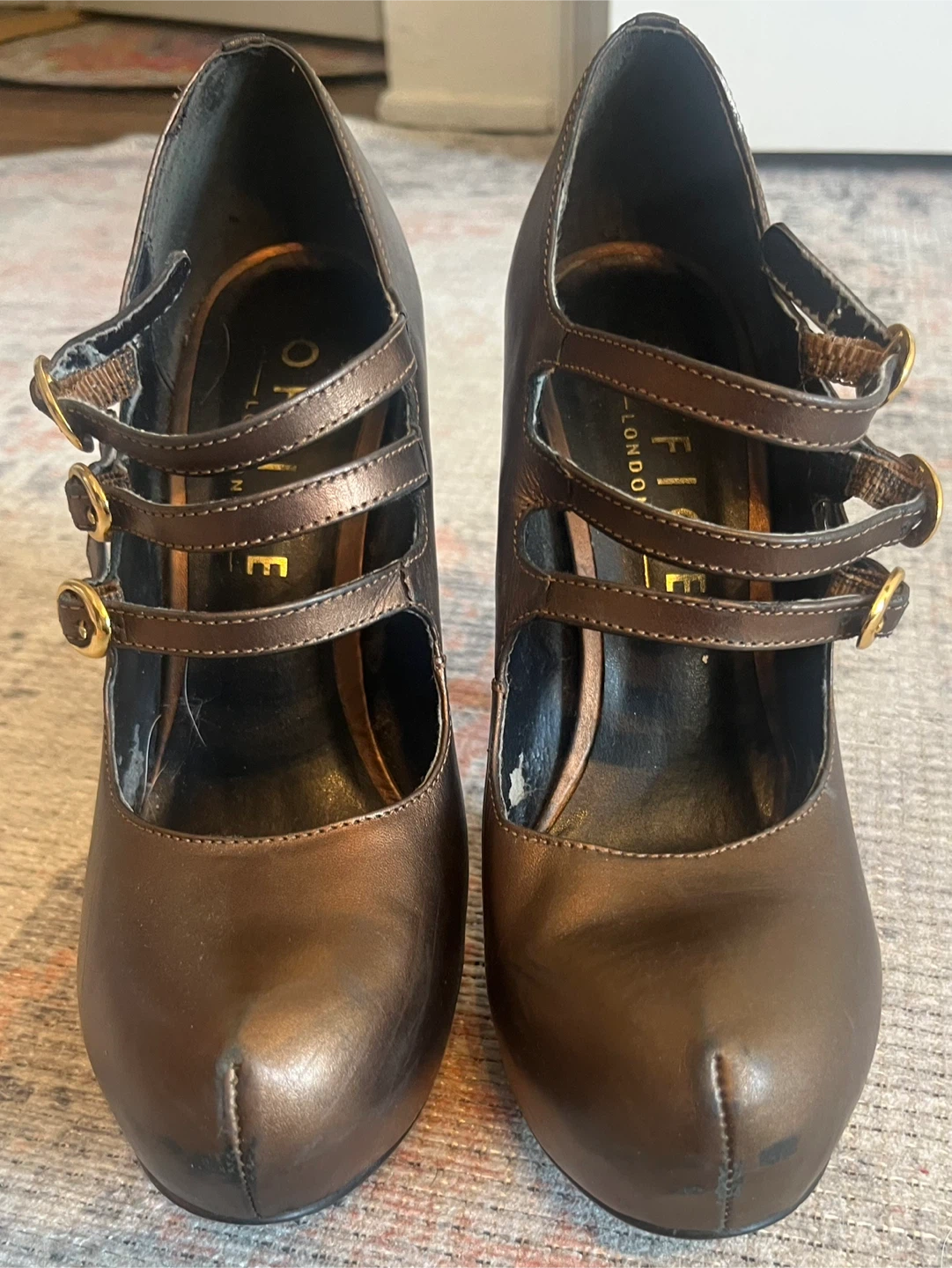 Office London Women's Brown size 7 Mary Jane Heels