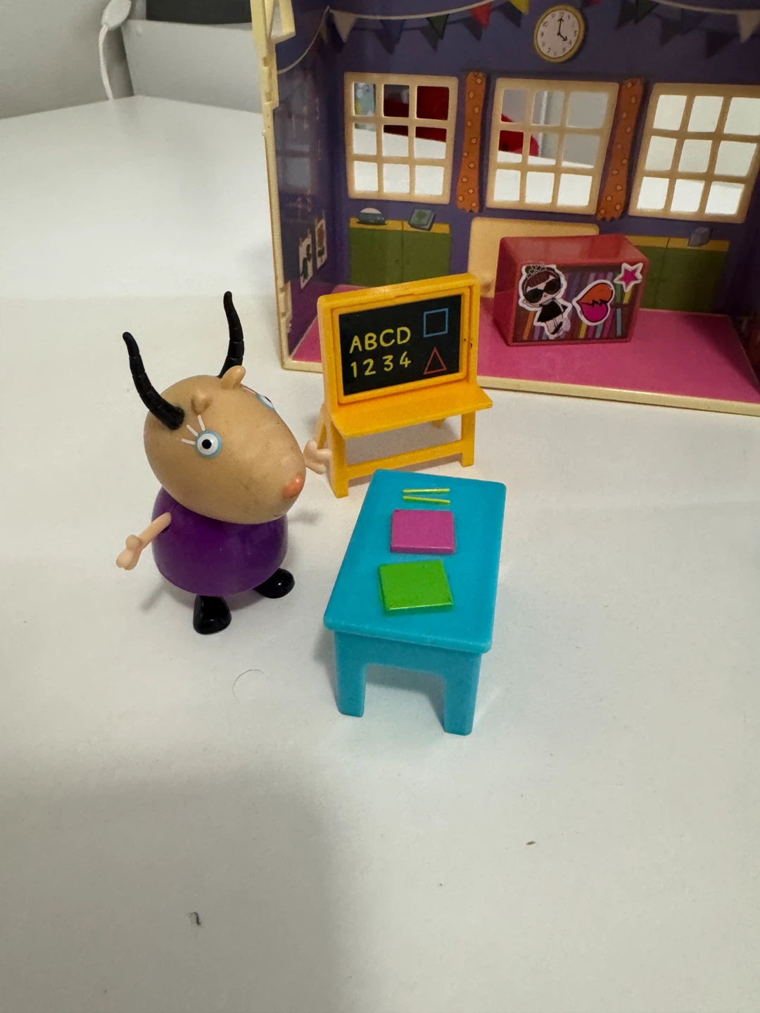 Peppa Pig Schoolhouse Playset with Figures - photo 3