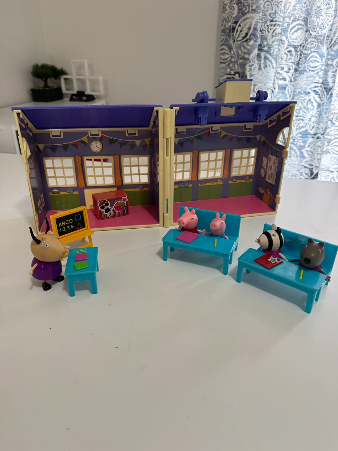 Peppa Pig Schoolhouse Playset with Figures