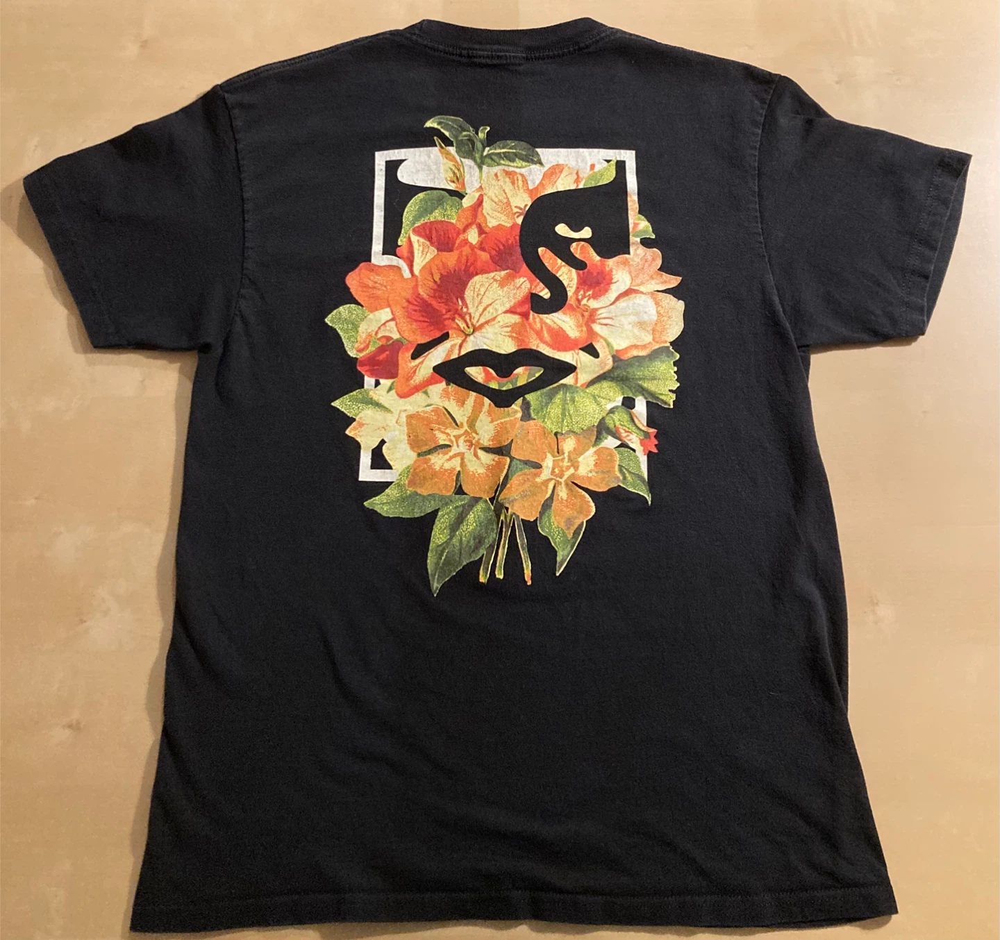 OBEY Graphic T-Shirt - Men's Medium - photo 2