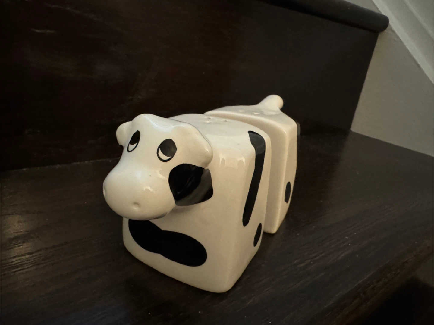 Cow Shaped Salt and Pepper Shakers - photo 2
