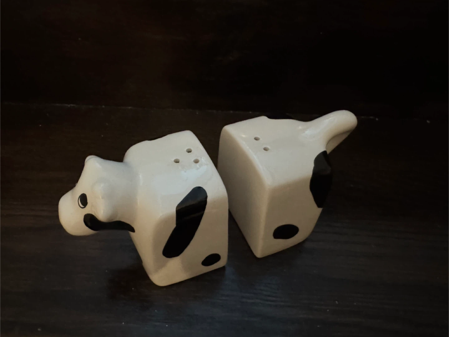 Cow Shaped Salt and Pepper Shakers - photo 3