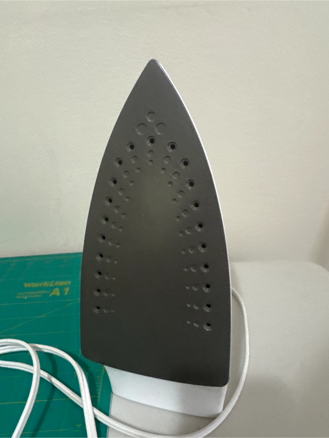 Black+Decker Iron - photo 2
