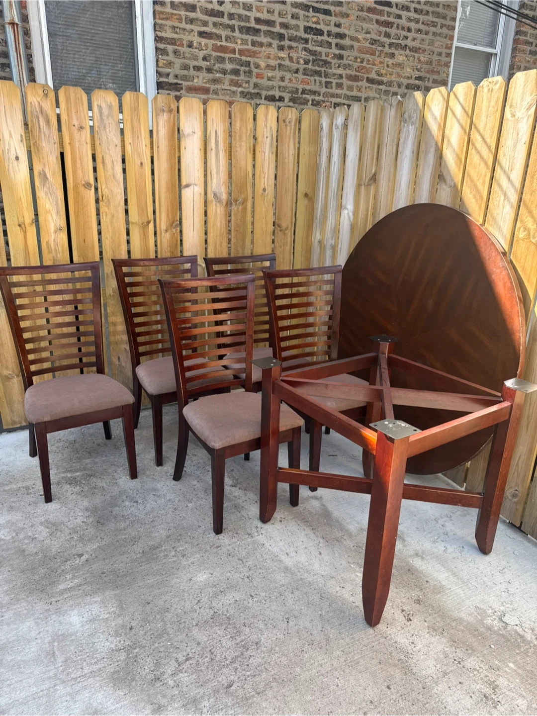 Dining Table and 5 Chairs Set