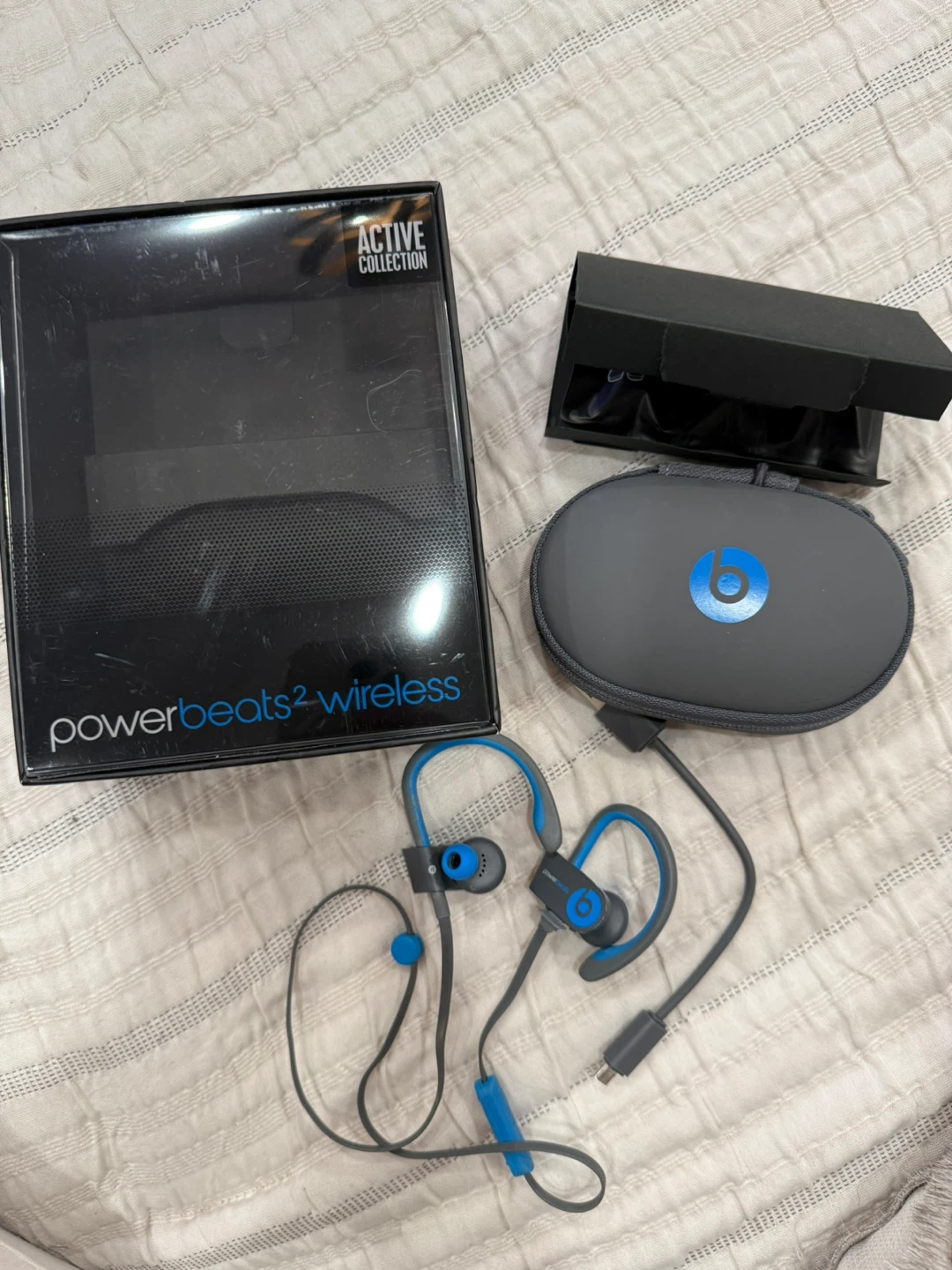 Beats Powerbeats2 Wireless Earbuds with Case and Box