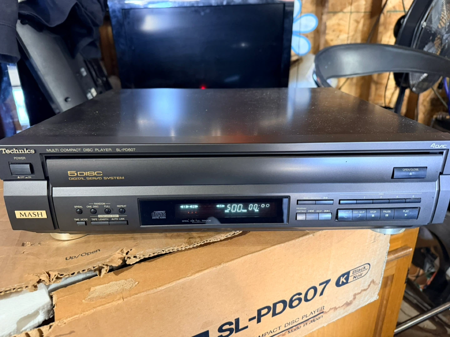 Technics SL-PD607 5-Disc Multi Compact Disc Player - photo 4