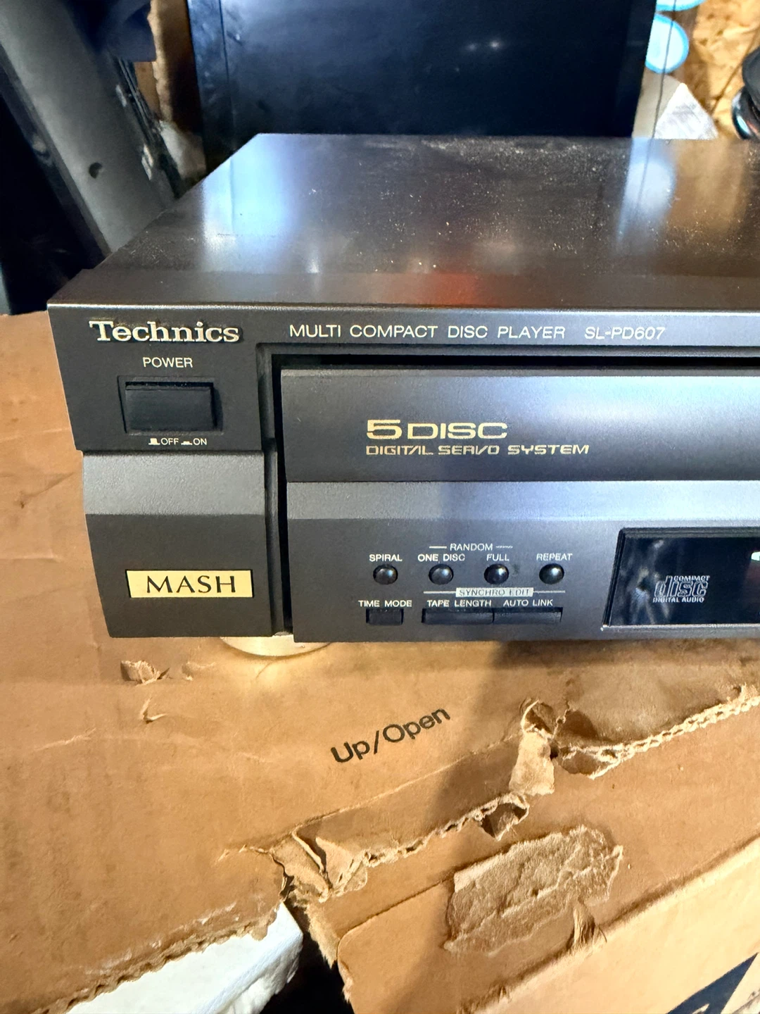 Technics SL-PD607 5-Disc Multi Compact Disc Player