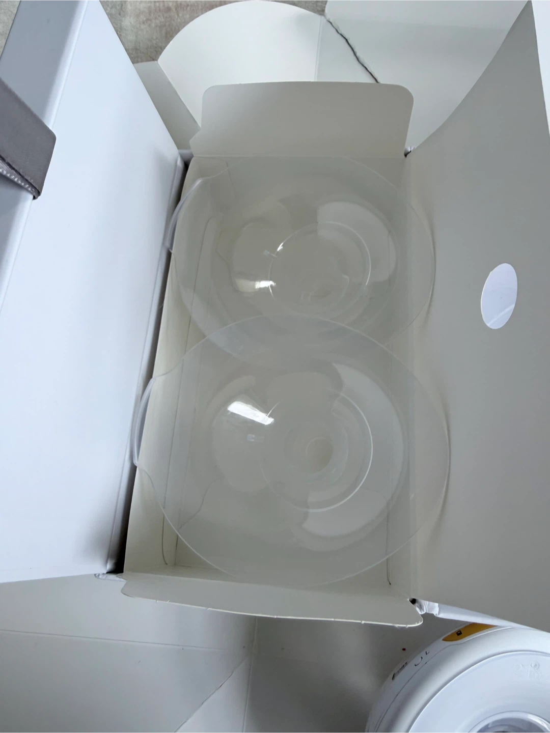 Medela Magic InBra Wearable Breast Pump - photo 3