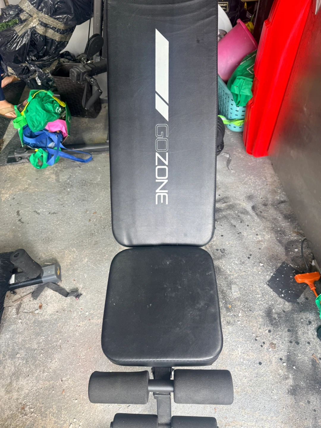 GO ZONE Adjustable Weight Bench