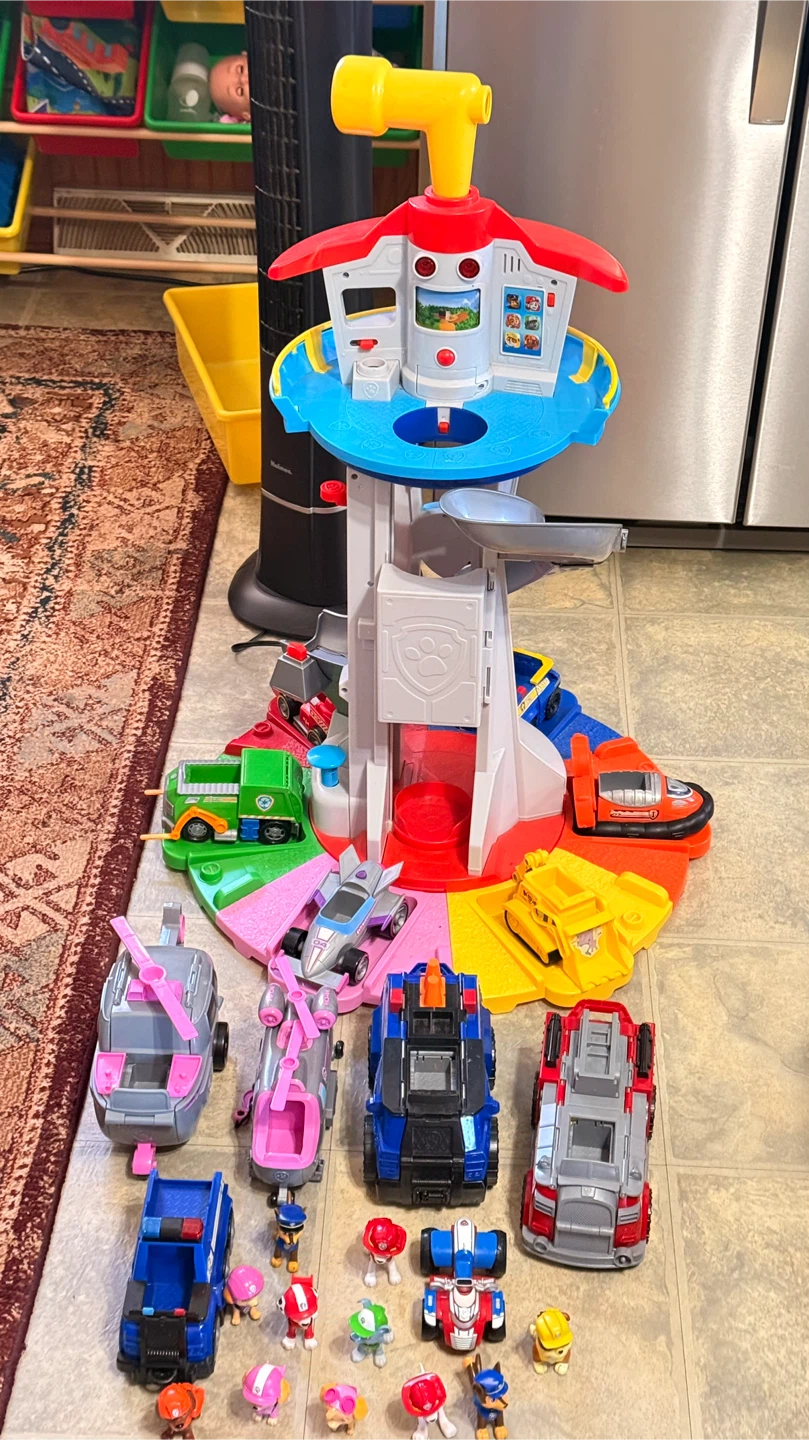 Paw patrol tower toy
