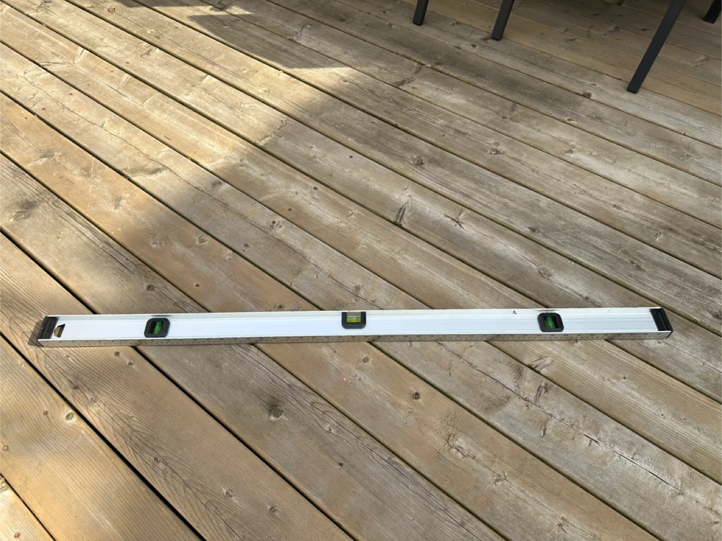 Aluminum Level. 48 inch with 3 Vials and Ruler Markings