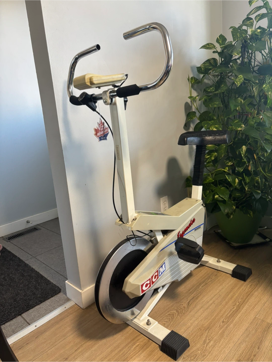 CCM "Expander 3000" Stationary Bike - photo 3