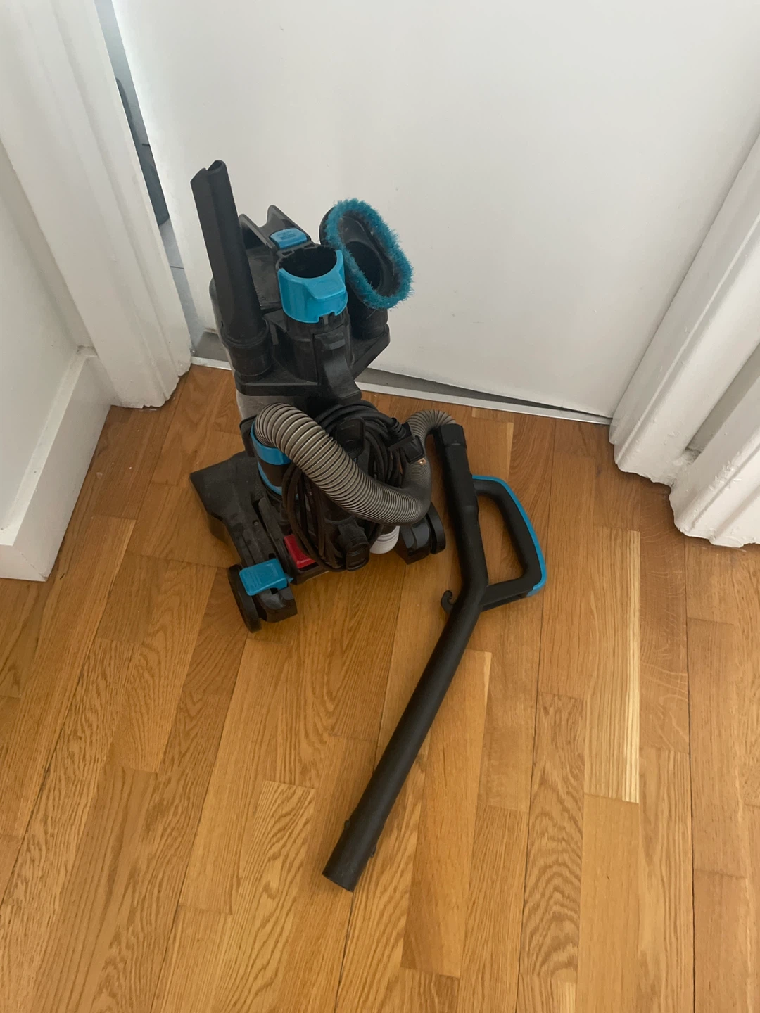 Bissell PowerForce Compact Vacuum Cleaner - photo 4