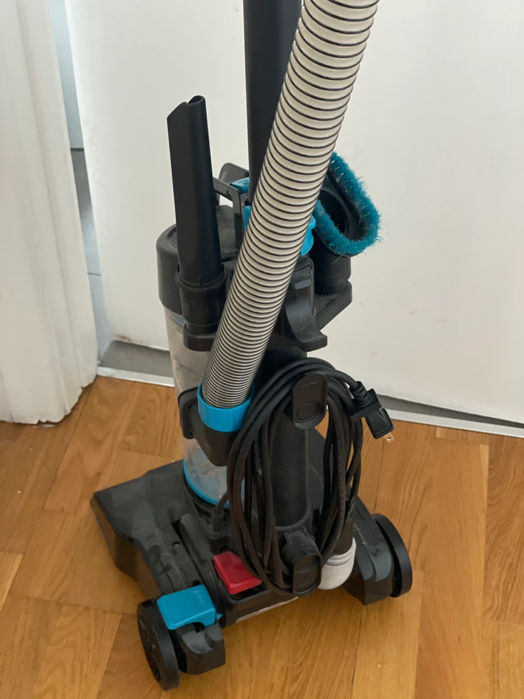 Bissell PowerForce Compact Vacuum Cleaner - photo 3