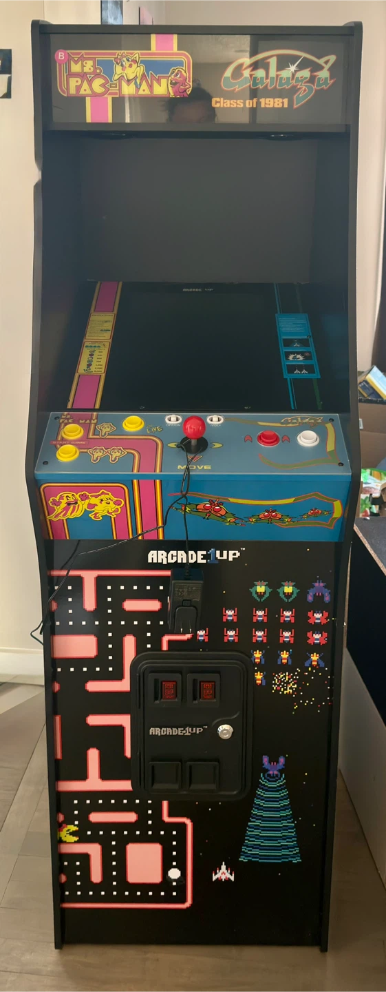 Retro/Vintage Full-Sized Arcade (Ms. Pac-Man 1981)