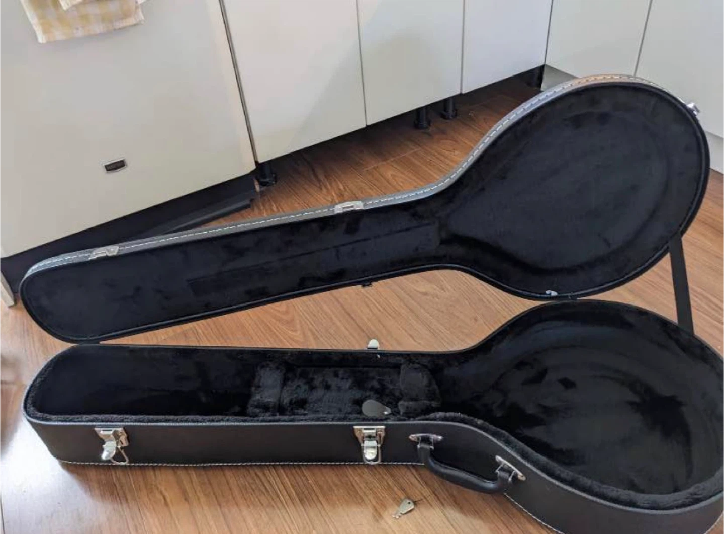 Black Hardshell Case for Banjo - photo 2